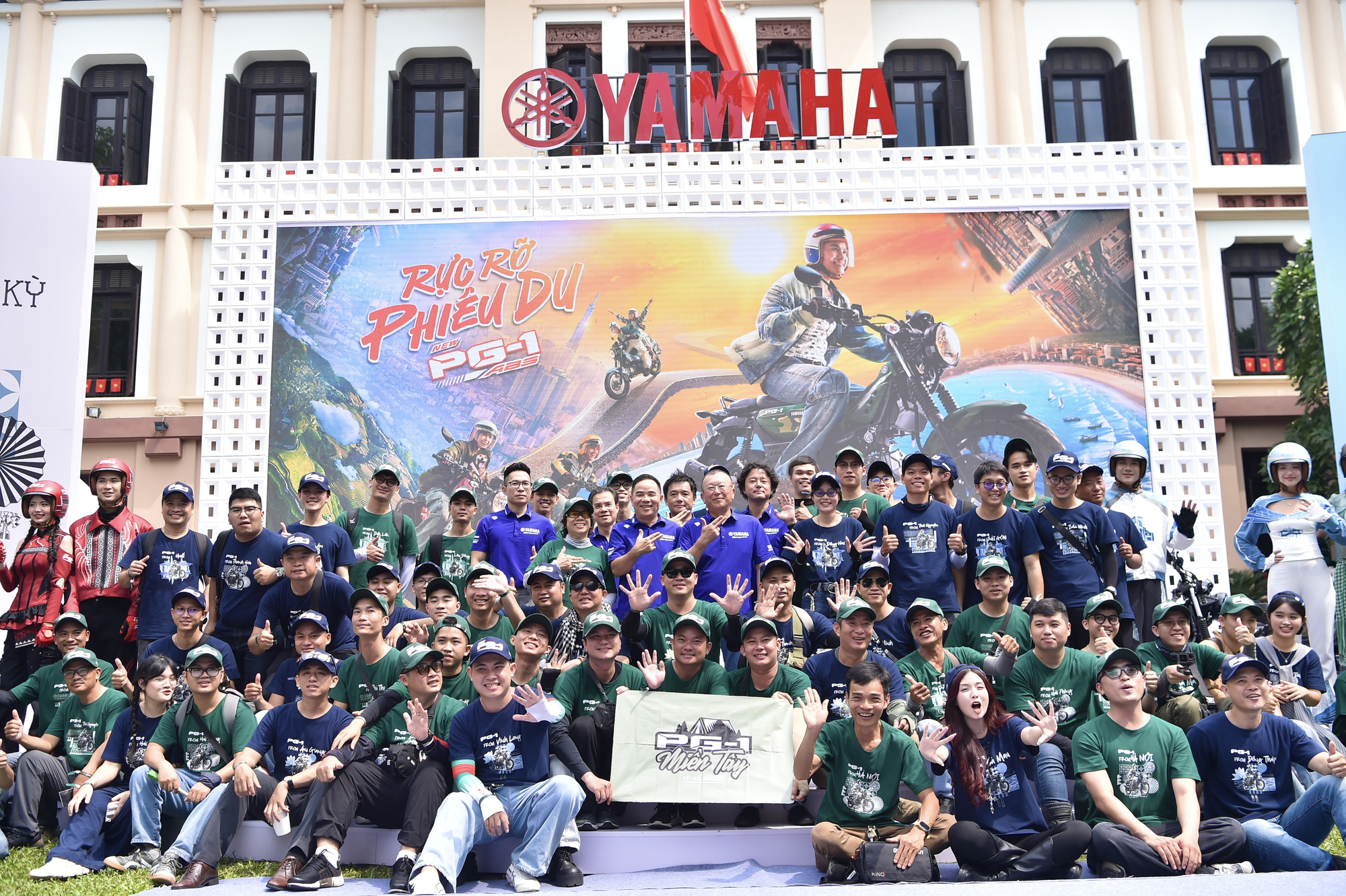 VÉN MÀN SIÊU TÂN BINH YAMAHA PG-1 ABS 2025 – RỰC RỠ PHIÊU DU