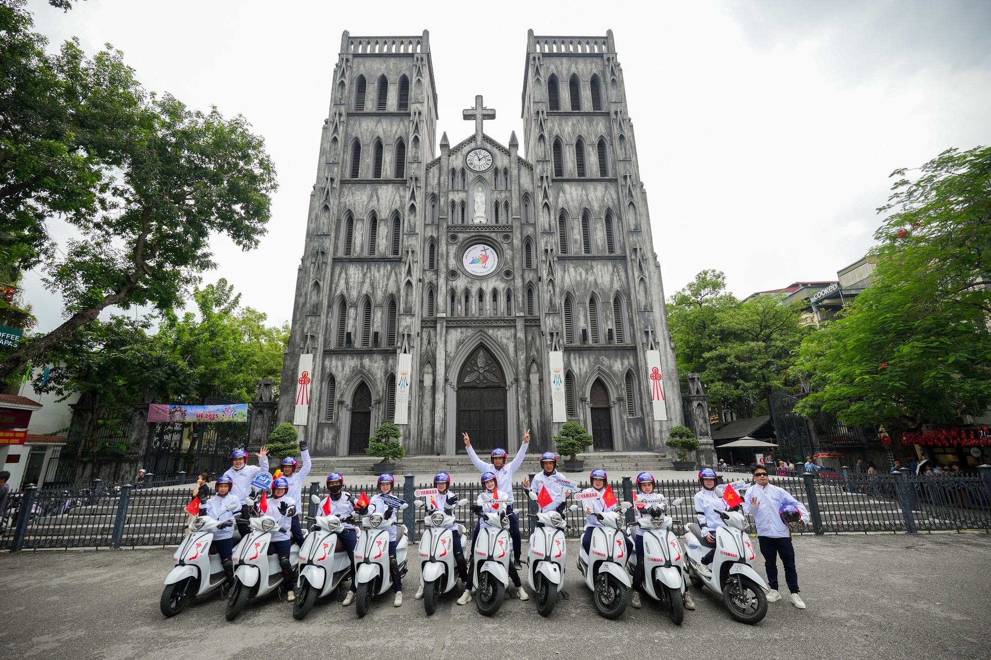 Grande Relay Touring