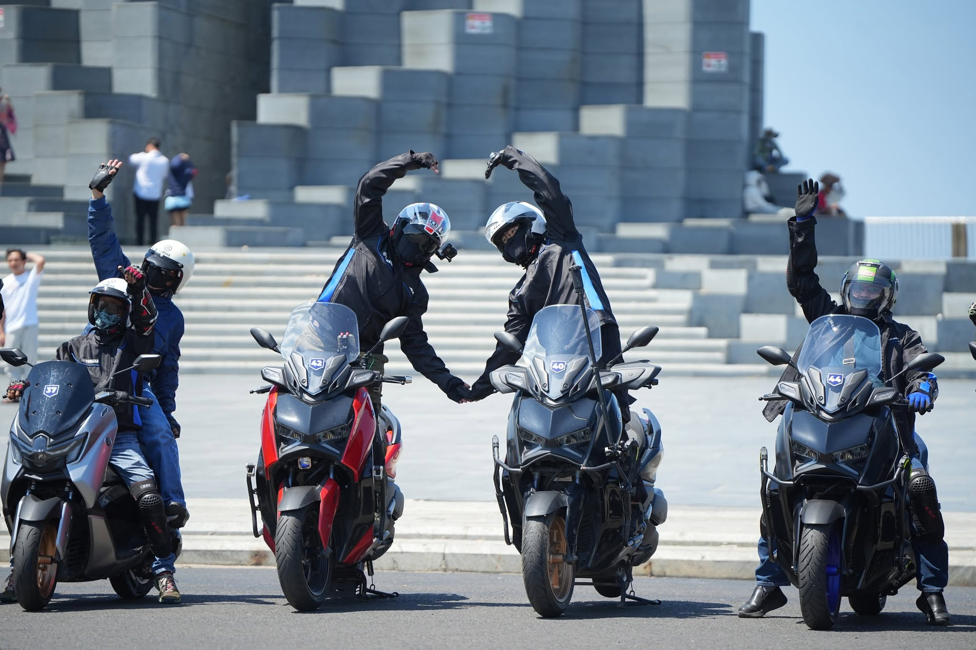 COASTLINE RIDE - MAX UY THẾ: KHÁM PHÁ CUNG ĐƯỜNG BIỂN ĐẸP NHẤT VIỆT NAM