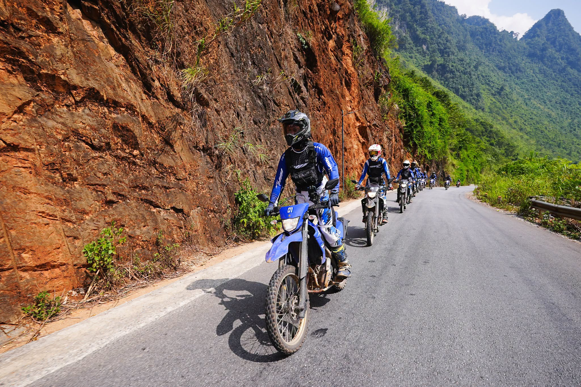 WR155R RALLY TOURING VIỆT NAM: CHẤT ENDURO, CÂN MỌI CUNG ĐƯỜNG